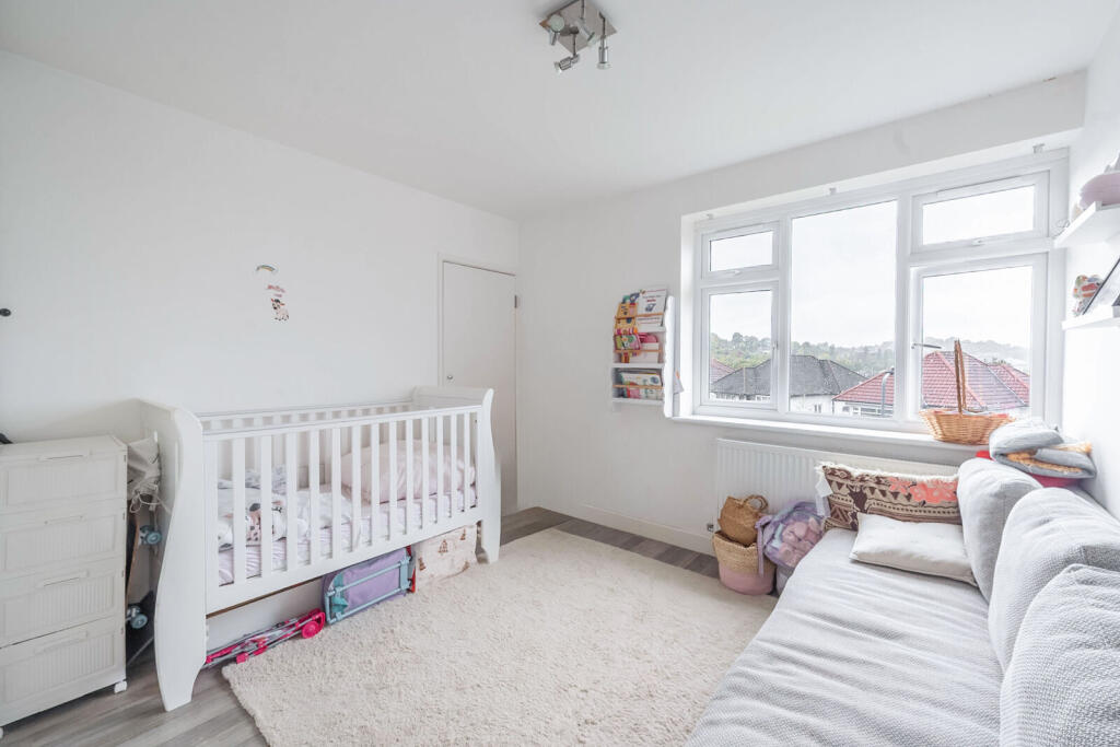 2 bedroom maisonette for rent