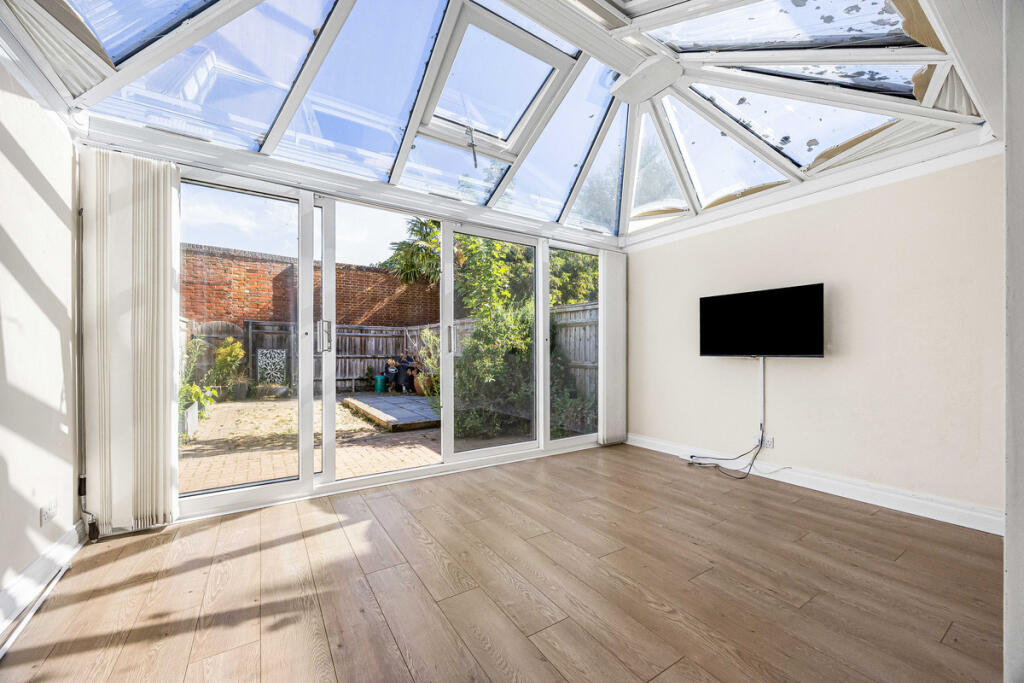 House in Vale of White Horse, Sutton Courtenay - More
