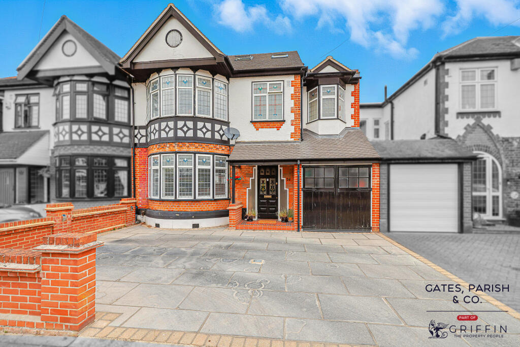 5-bed semi-detached on Tawny Avenue, Upminster, RM14, £950,000