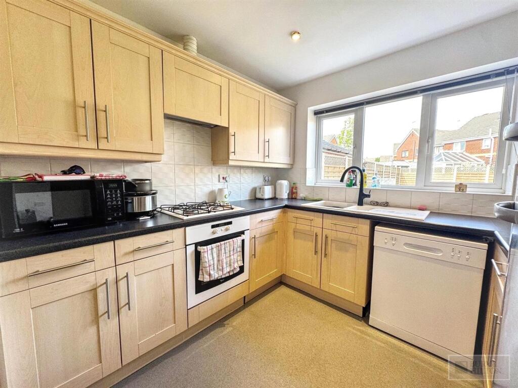 House in Stoke-on-Trent - More