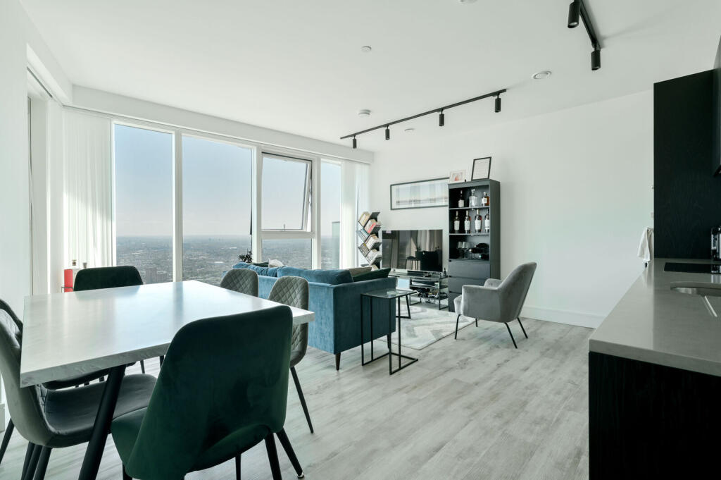 Apartment in London - View 5