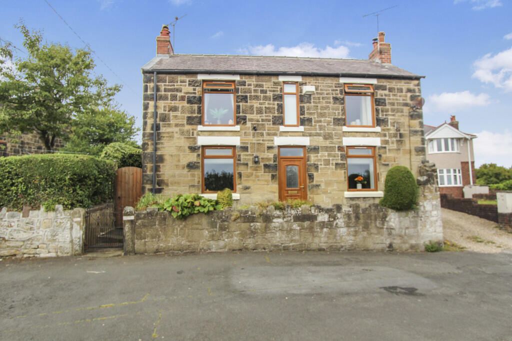 3-bed detached on Smithy Road, Coedpoeth, Wrexham, £299,950