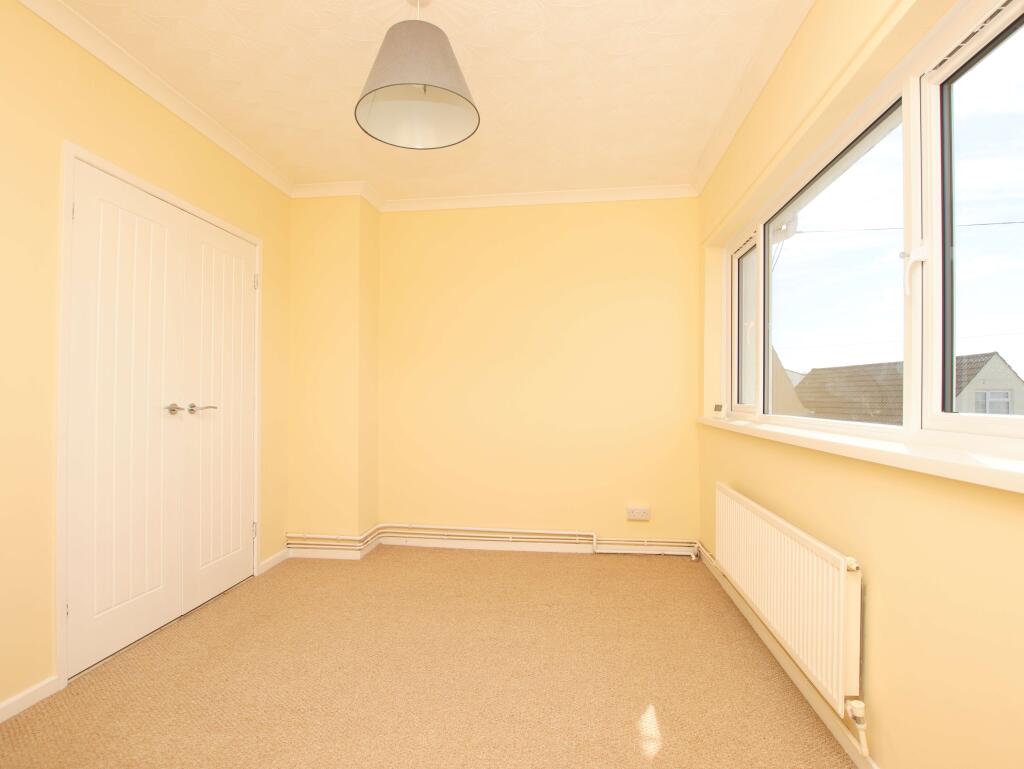House in Rhondda Cynon Taf, Llanharan - More