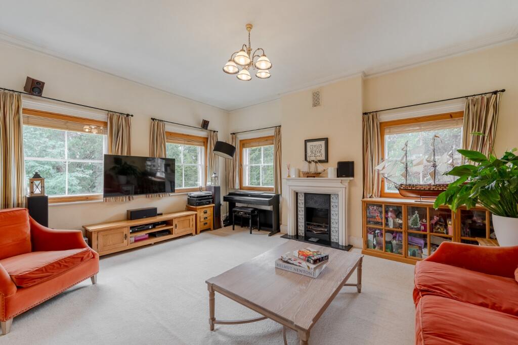 Apartment in Huntingdonshire, Houghton and Wyton - View 5