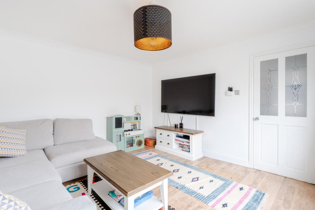 House in Bristol, Kingswood - More