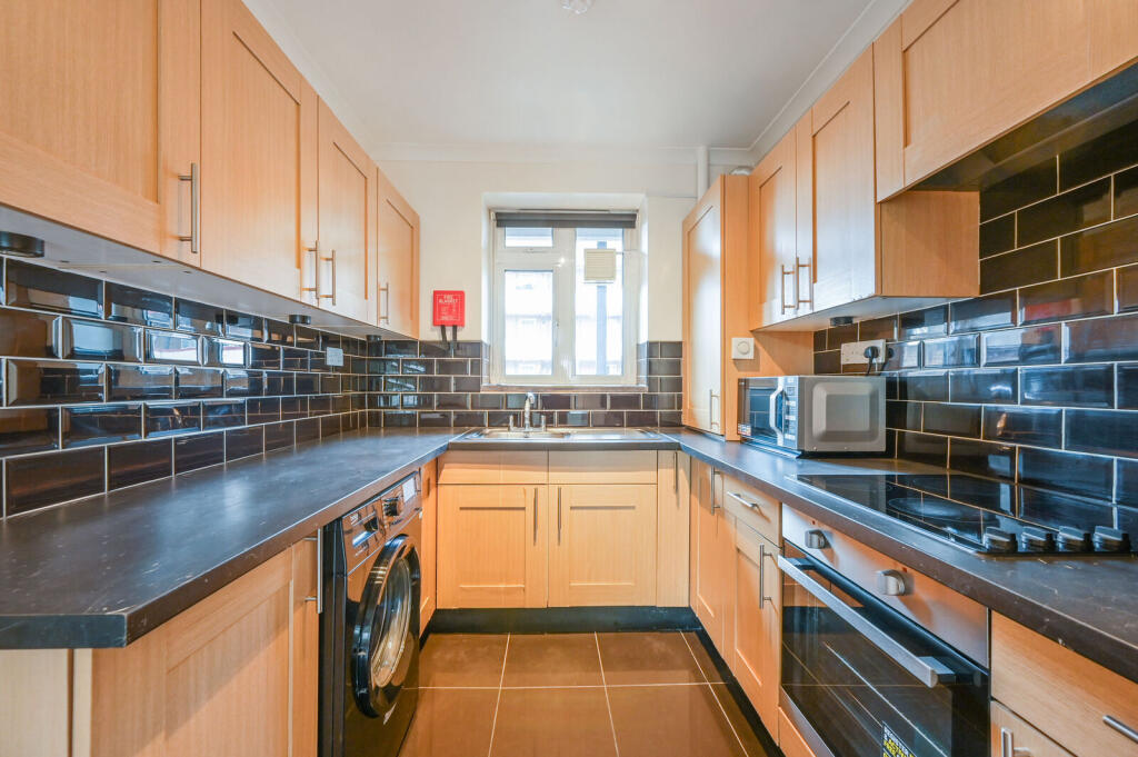 Apartment in London - View 3