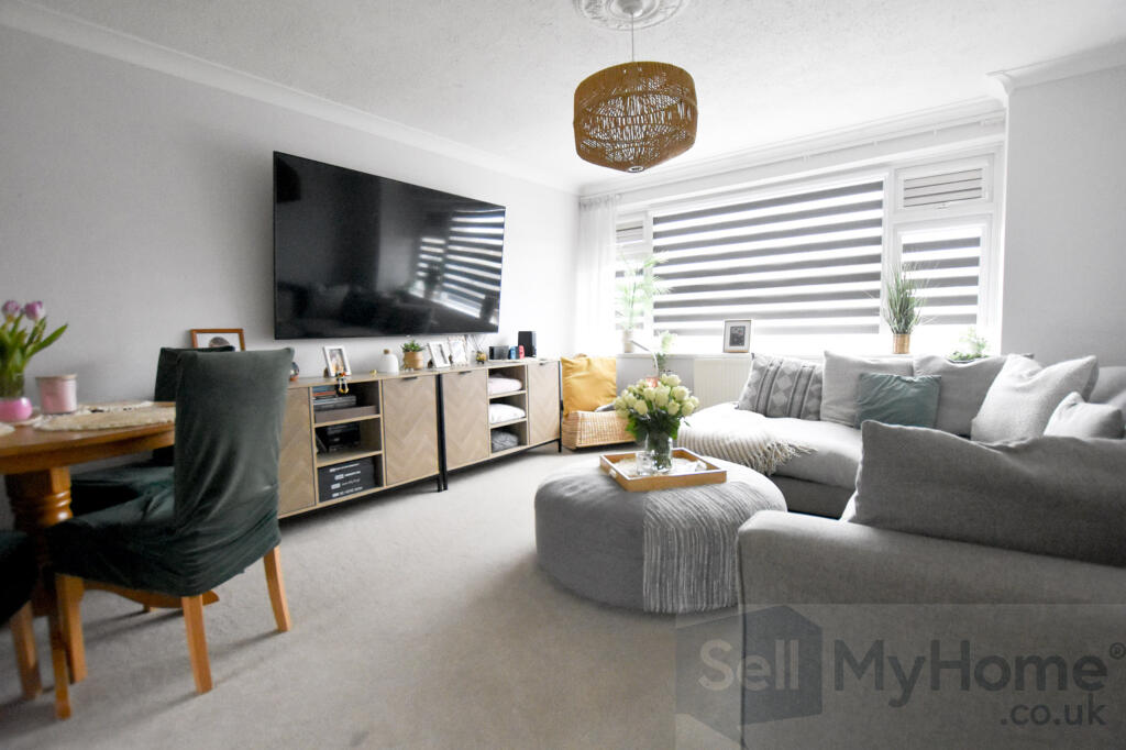 Blantyre Avenue, Rise Park, Nottingham, Nottinghamshire image 4