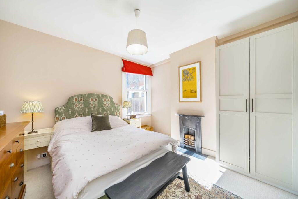 Apartment in London - More