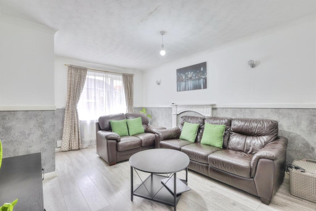 Elton Close, Northampton - View 3