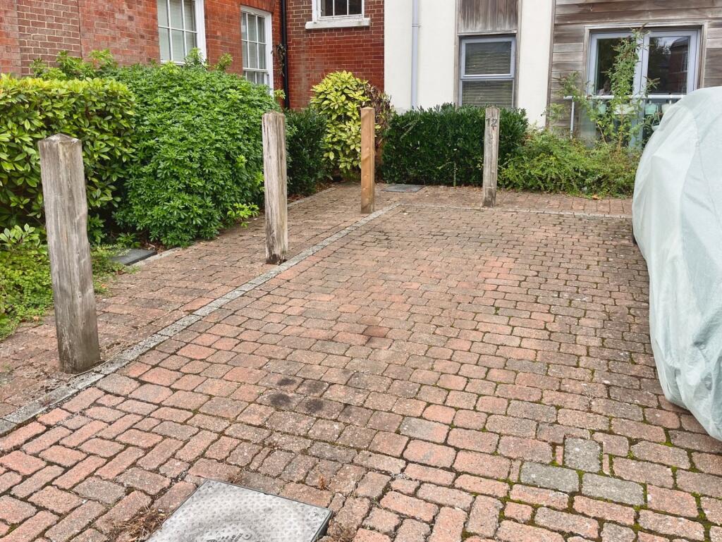 Apartment in Basingstoke and Deane, Rooksdown - View 5