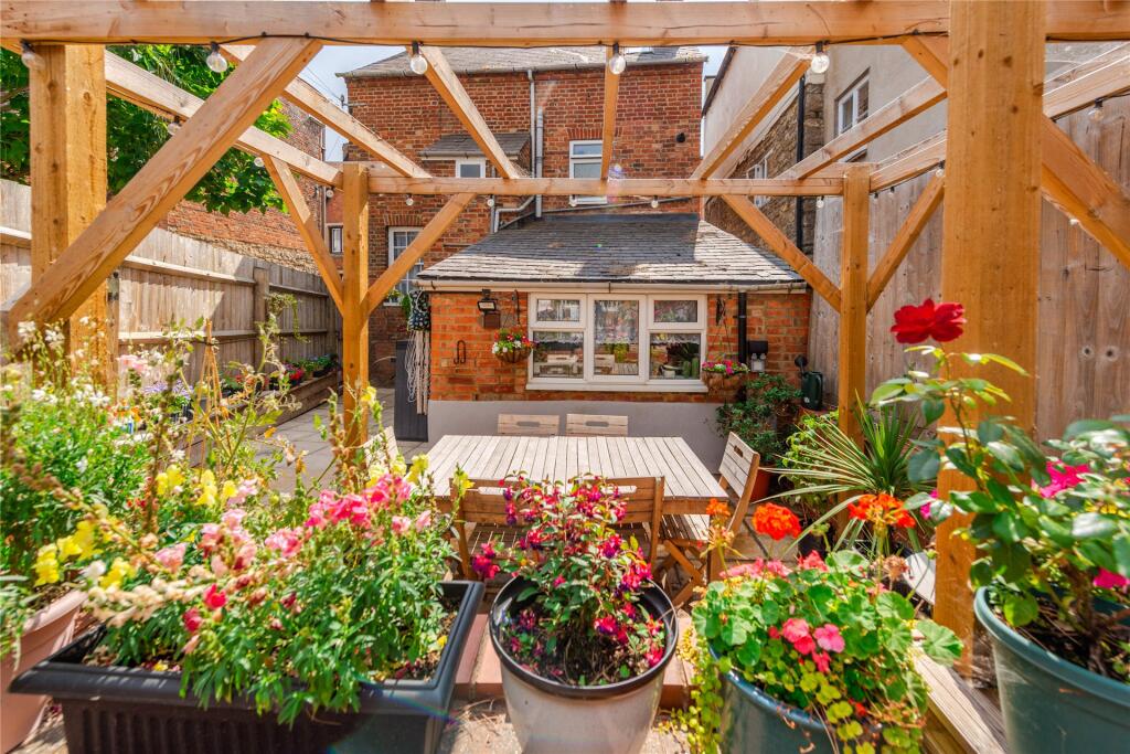 House in Milton Keynes - View 5
