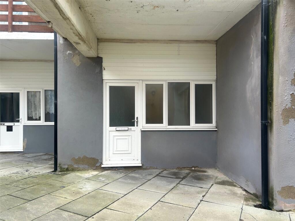 Main image of property: Glan Y Mor Arcade, Marine Parade, Tywyn, Gwynedd, LL36