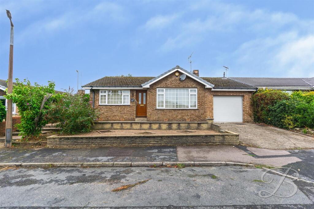 2-bed detached on Cavendish Drive, Clowne, Chesterfield, £180,000