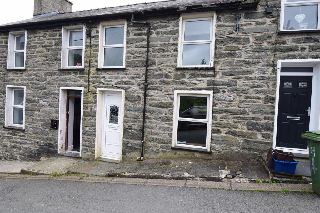 Main image of property: Gladstone Terrace, Blaenau Ffestiniog