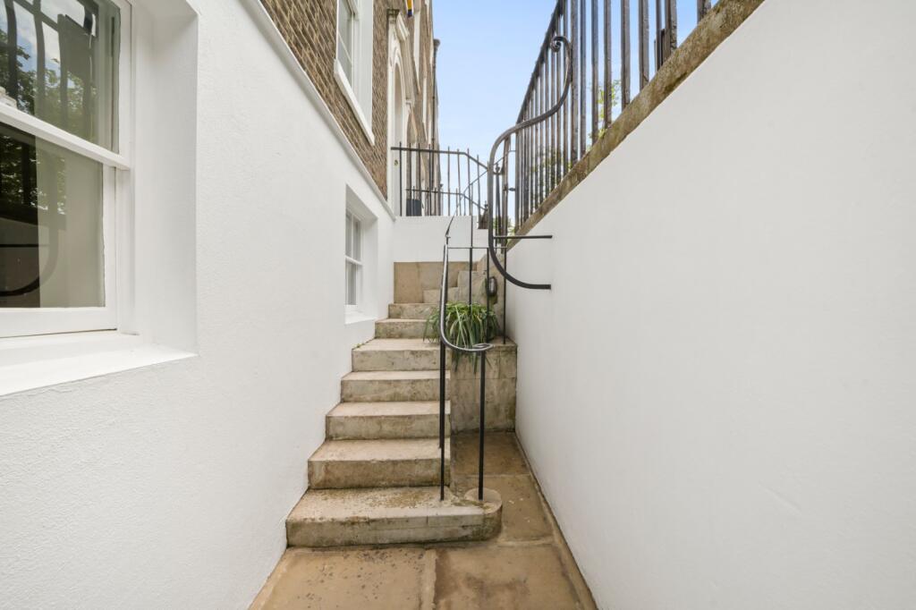1 bedroom maisonette for rent