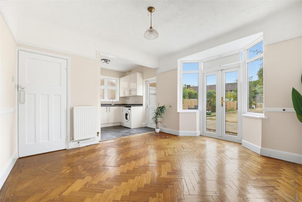 House in Twickenham - View 4
