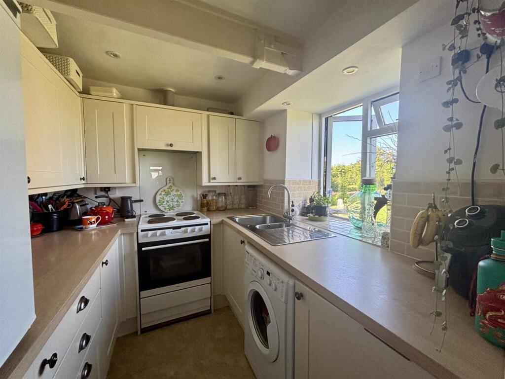 Apartment in Salisbury - More