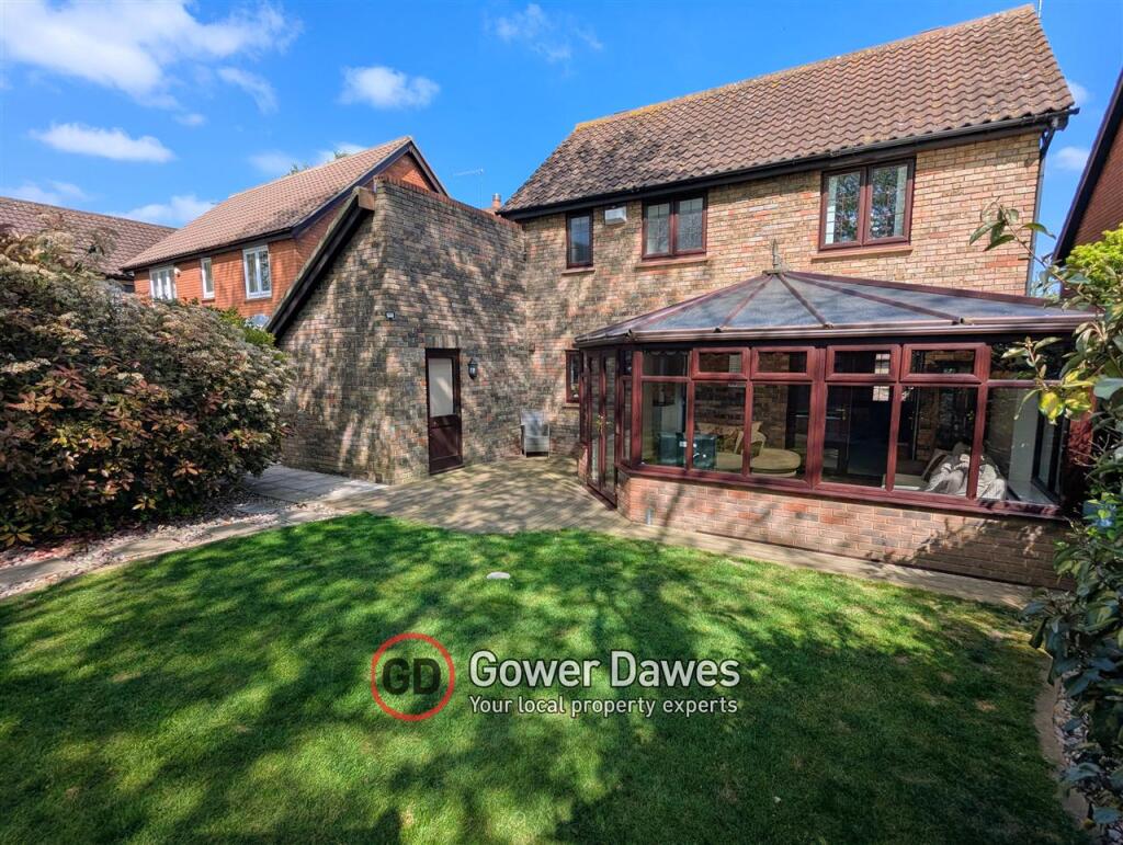 Main image of property: Northfields, Grays