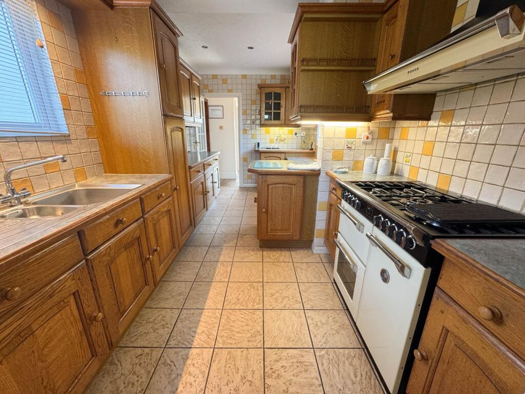 House in Wimborne, Colehill - View 5