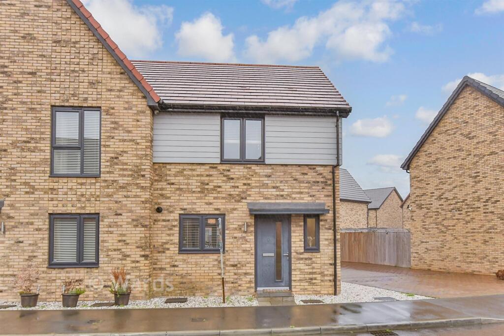 2-bed semi-detached on Evers Road, Faversham, Kent, £300,000