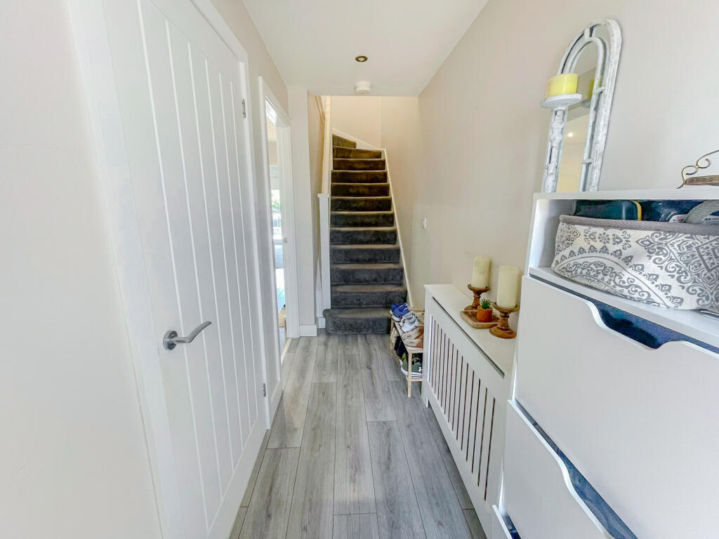 House in Wakefield - View 4