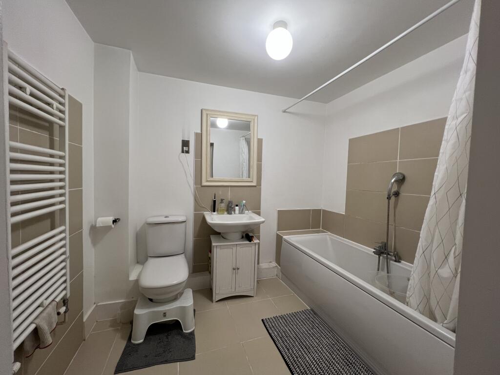 Apartment in Plymouth, Kings Tamerton - View 3