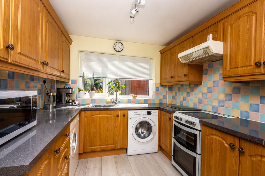 House in Rushden, North Northamptonshire - More