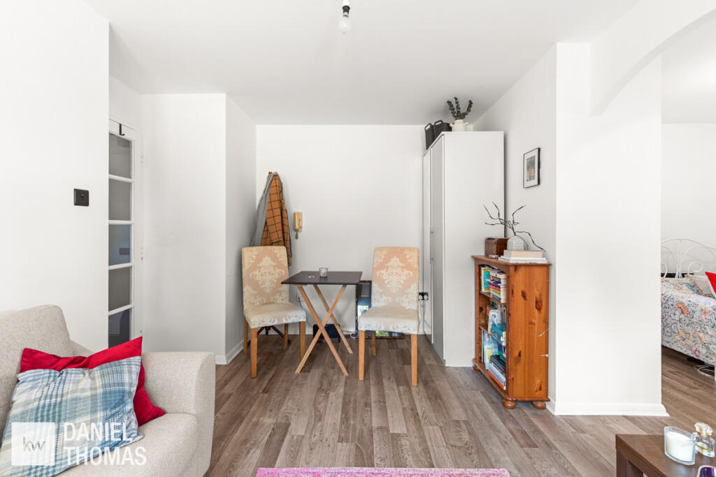 DANIEL THOMAS | Howard Close, Waltham Abbey, EN9 1XB photo 4