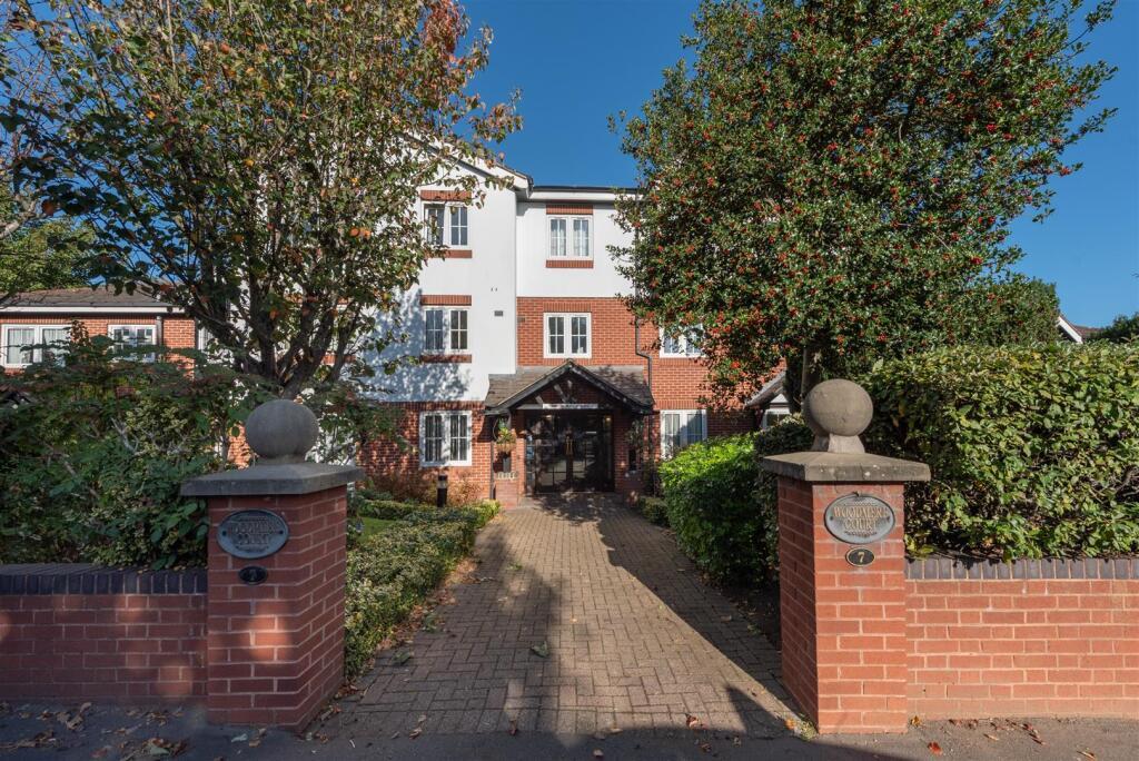 Main image of property: Avenue Road, London, N14