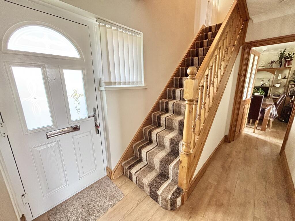 House in Pontardawe, Neath Port Talbot - View 3