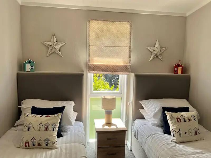 Three Bed Ty Mor, Fishguard Bay Resort, Dinas Cross, Newport, Pembrokeshire, SA65 9ET photo 4
