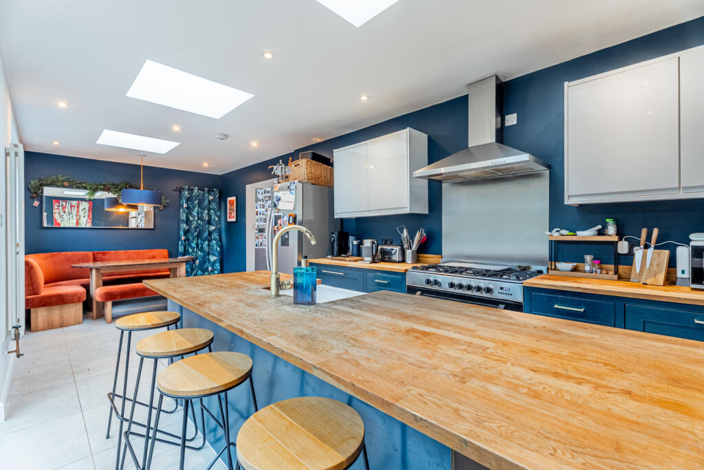 Additional image 3 of Castle Rise, Wheathampstead, St. Albans, Hertfordshire, AL4