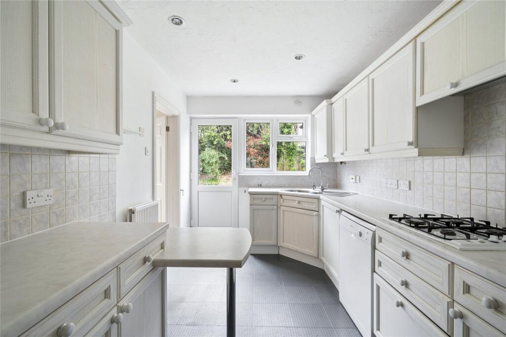 House in Twyford, Wokingham - View 5