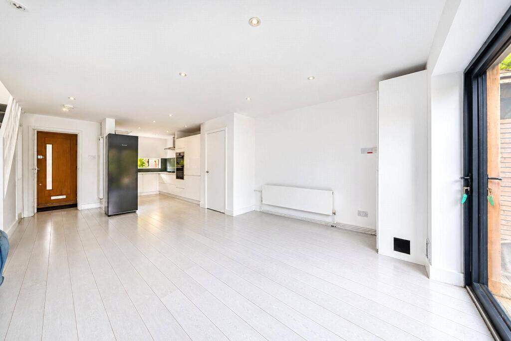 House in London - View 3