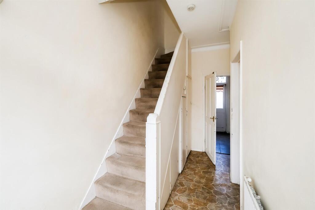 Warwick Road, Chingford photo 2