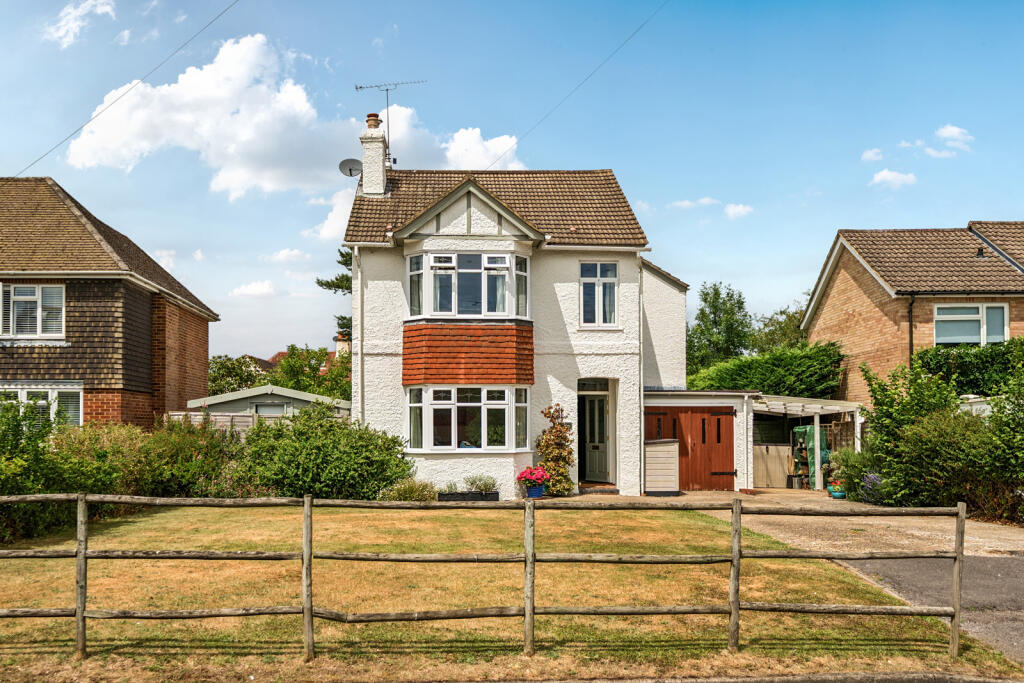 Main image of property: Broadwell Road, Wrecclesham, Farnham, GU10