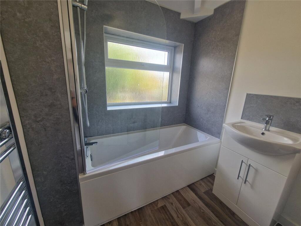 House in Stoke-on-Trent - More