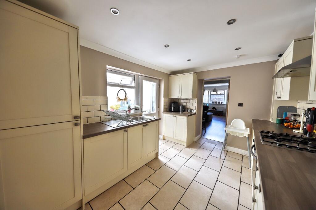 Howells Row, Godreaman, Aberdare photo 4