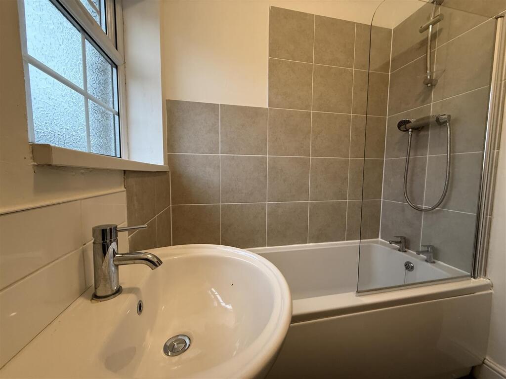 Additional image 3 of Preston Buildings, Scholes, Cleckheaton, BD19 6EJ