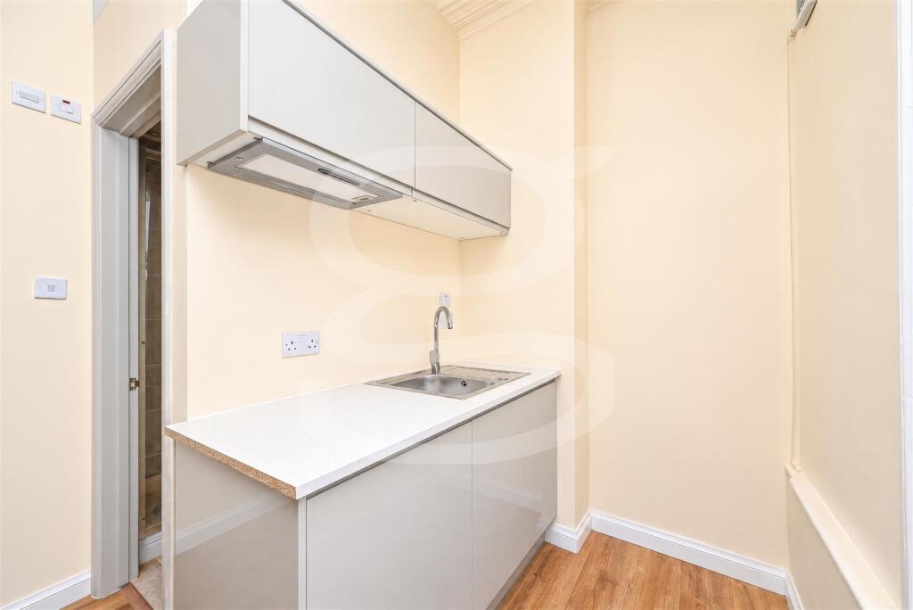 Apartment in London - View 3