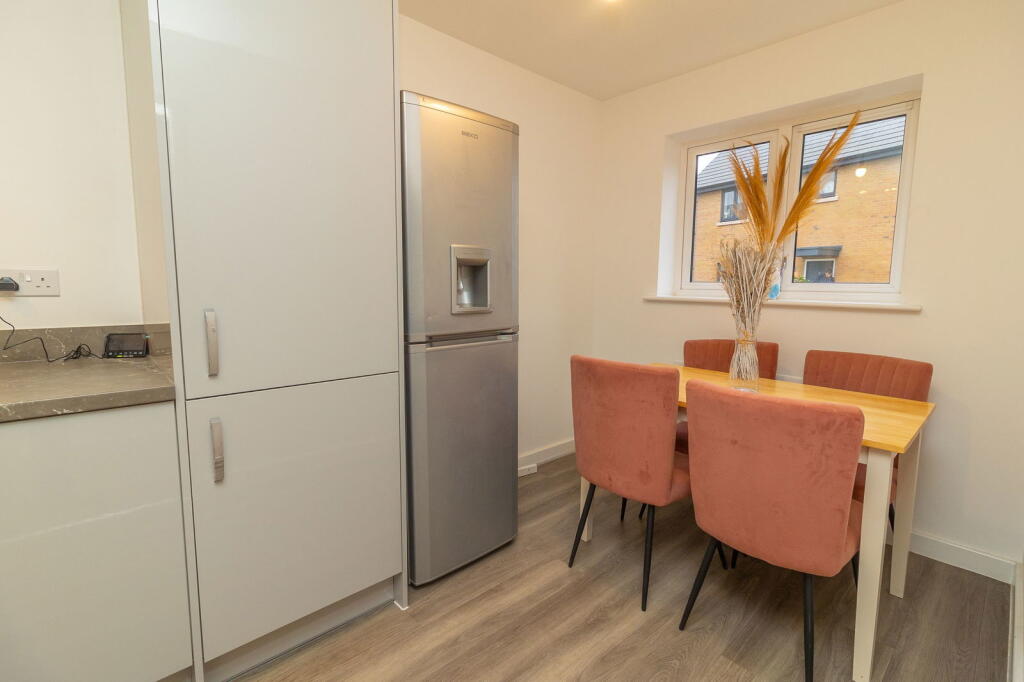 Sander Crescent, Glebe Farm, MILTON KEYNES, Buckinghamshire, MK17 8XF photo 2