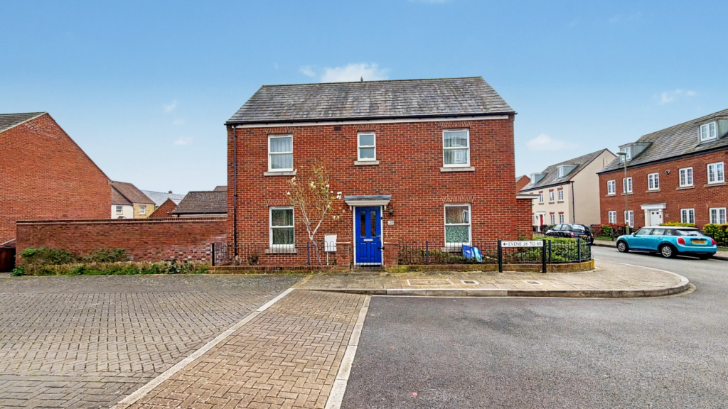 Main image of property: Kempton Close, Bicester