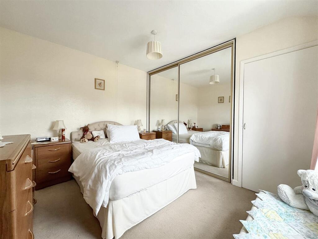 Additional image 12 of Lynton Road, Westfield