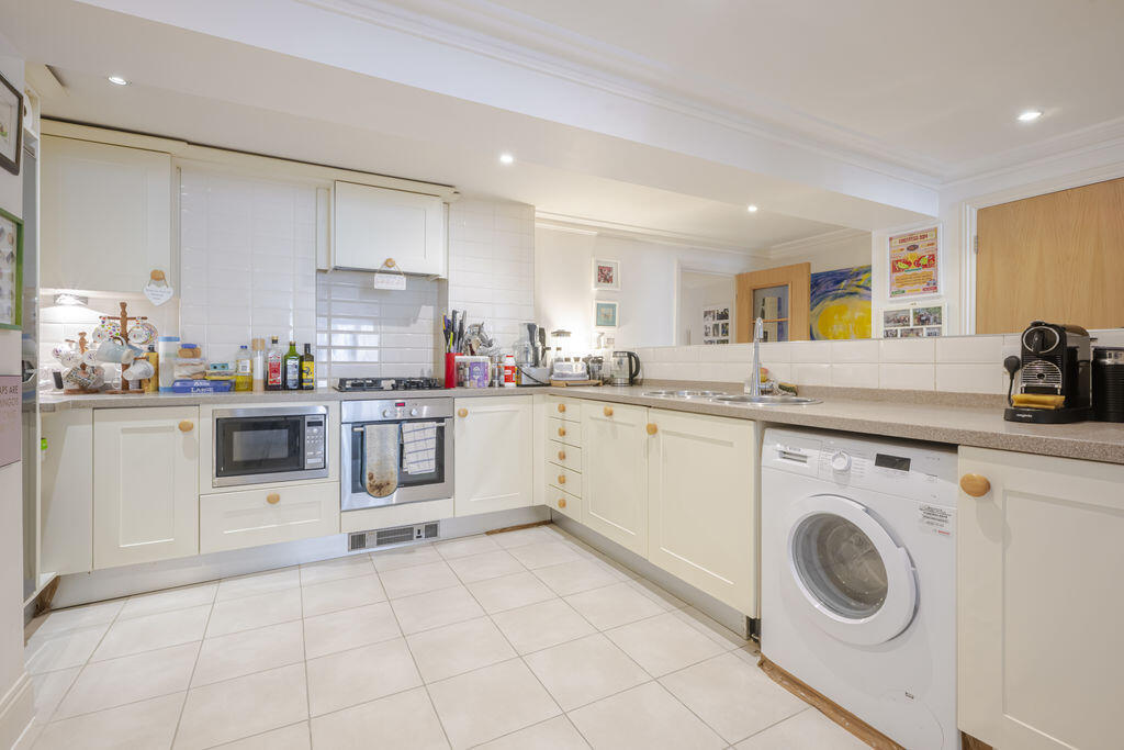 Apartment in Tonbridge - View 3