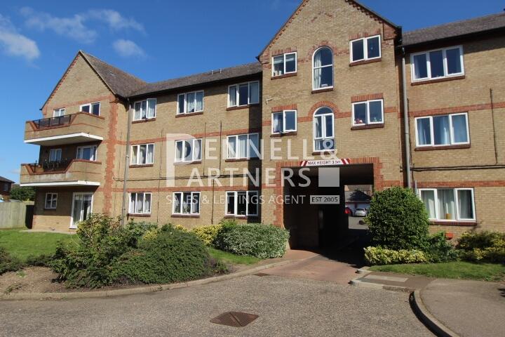 2-bed flat on Fleet Way, Peterborough, PE2, £125,000