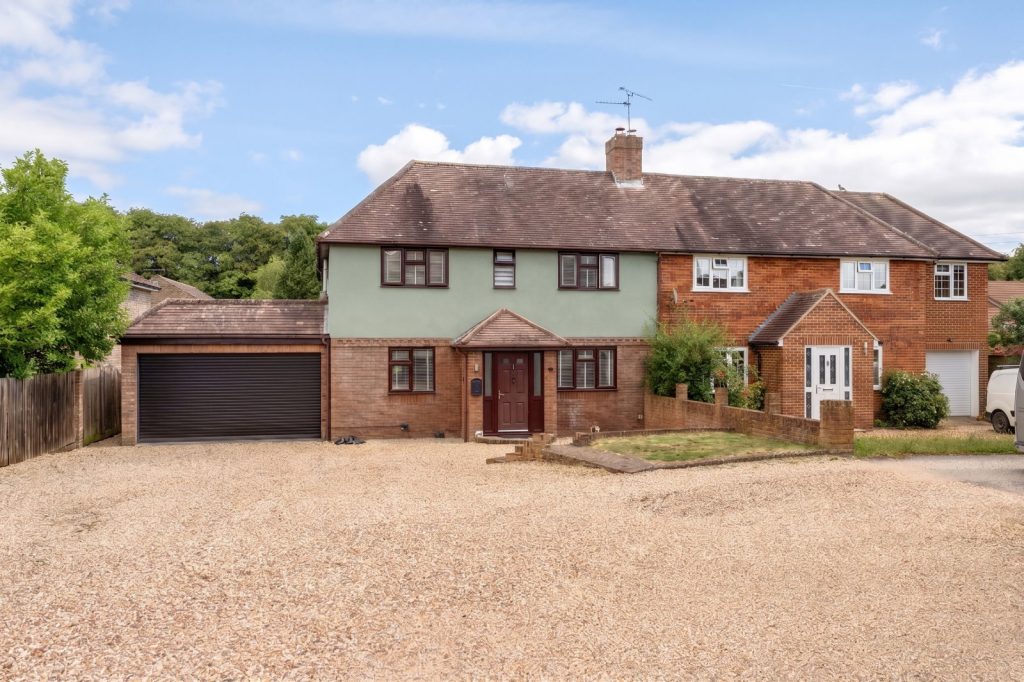House in Basingstoke and Deane, Basingstoke - View 2
