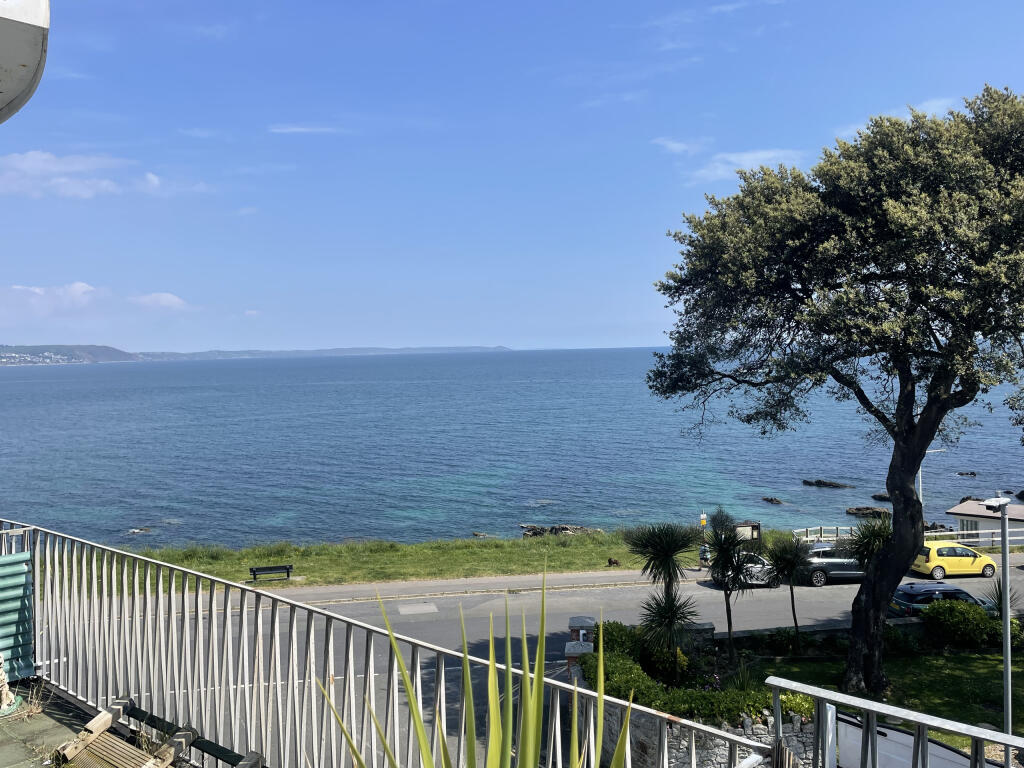 Flat 6, Nailzee Point, Marine Drive, Looe, Cornwall photo 4