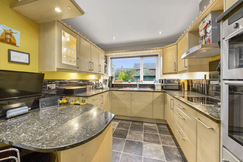 House in North East Derbyshire, Dronfield - View 3