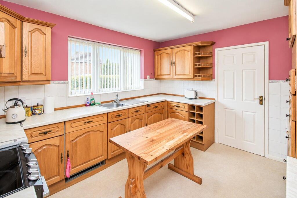 House in Wakefield - View 5