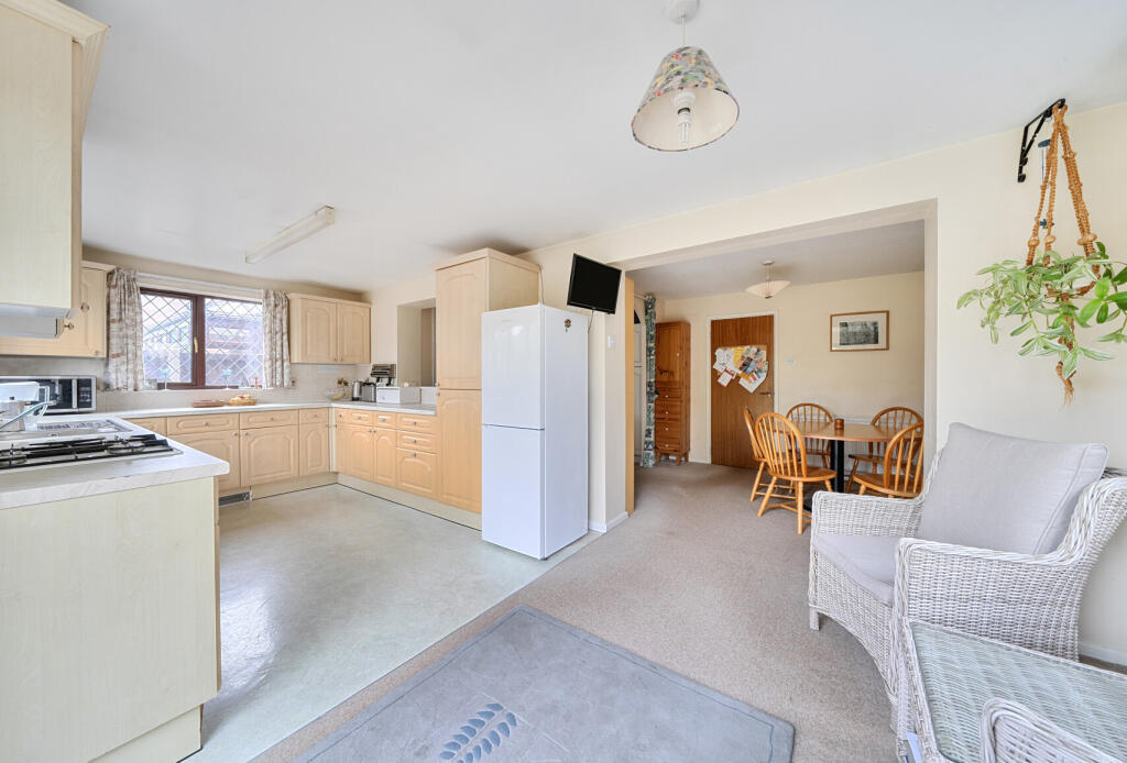 House in Gloucester, Longlevens - More